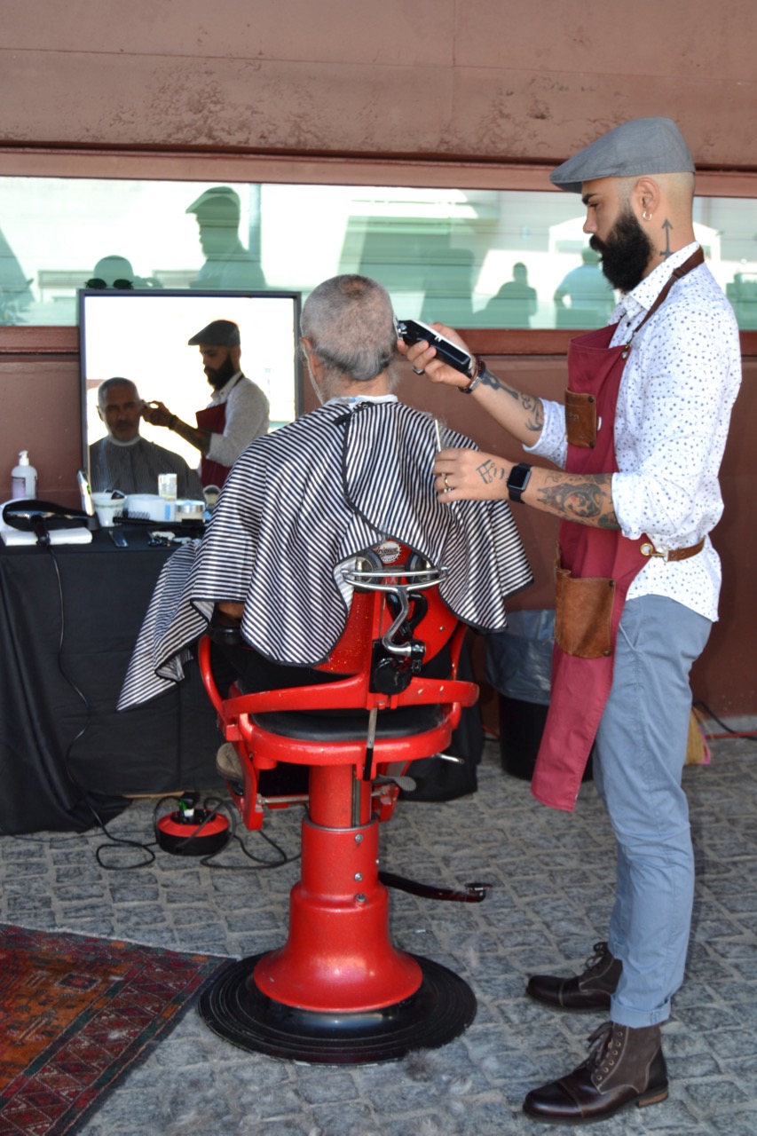 Centenas participaram no evento “Distinguished Gentleman’s Ride” e nós também.