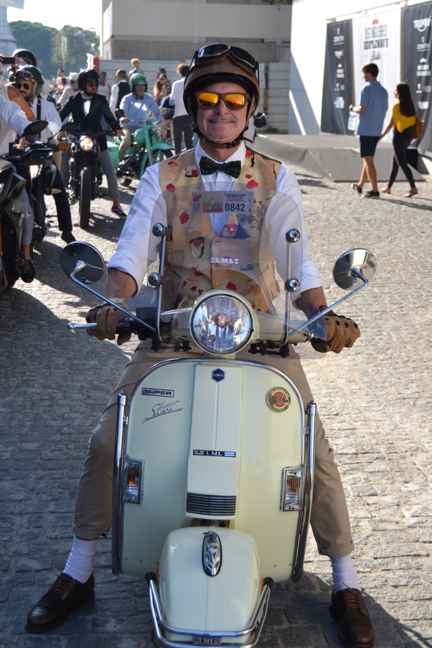 Centenas participaram no evento “Distinguished Gentleman’s Ride” e nós também.