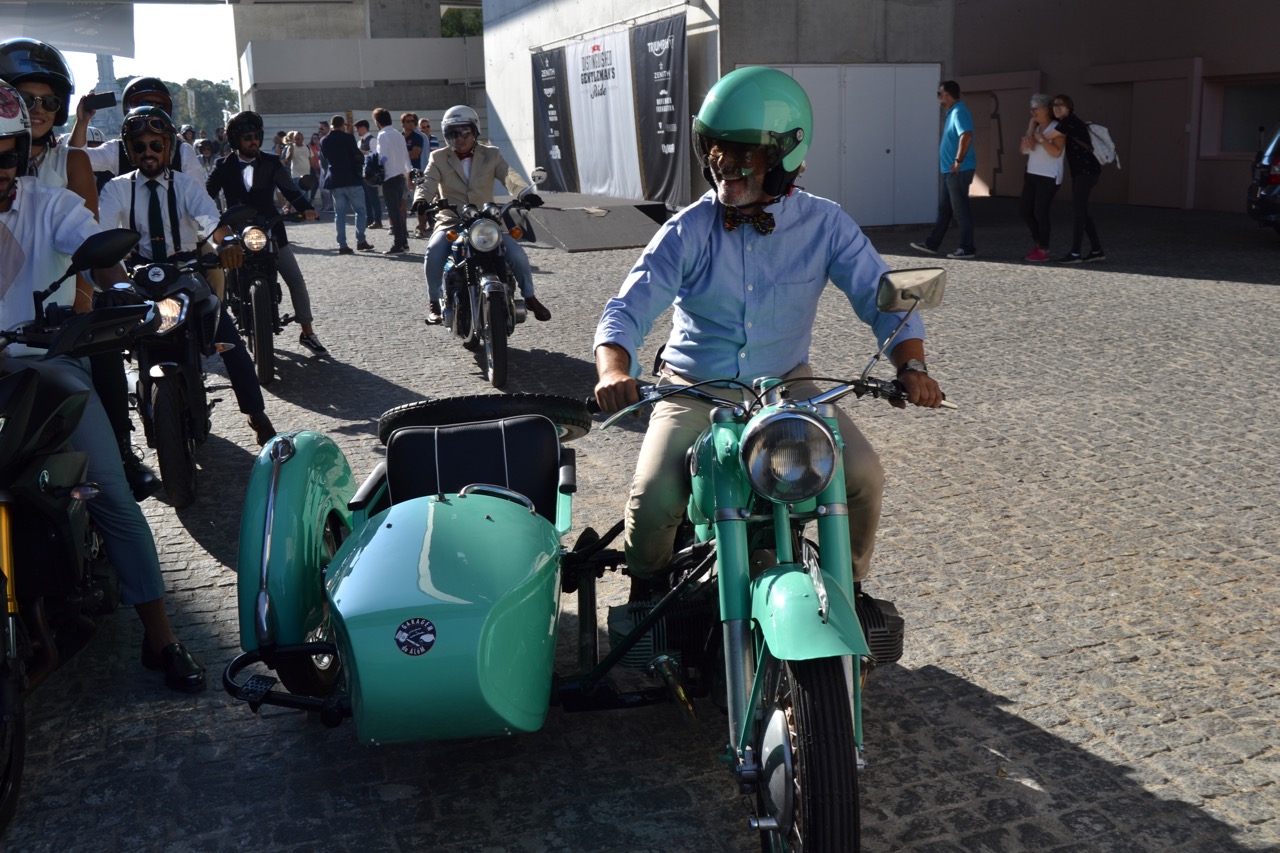 Centenas participaram no evento “Distinguished Gentleman’s Ride” e nós também.