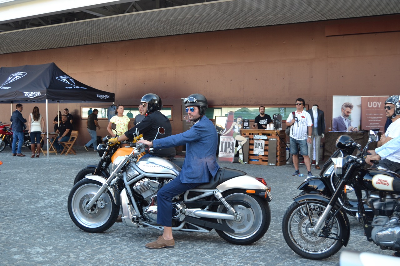 Centenas participaram no evento “Distinguished Gentleman’s Ride” e nós também.