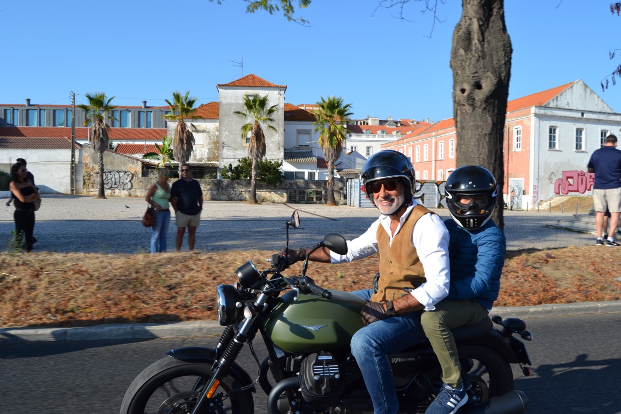 Centenas participaram no evento “Distinguished Gentleman’s Ride” e nós também.