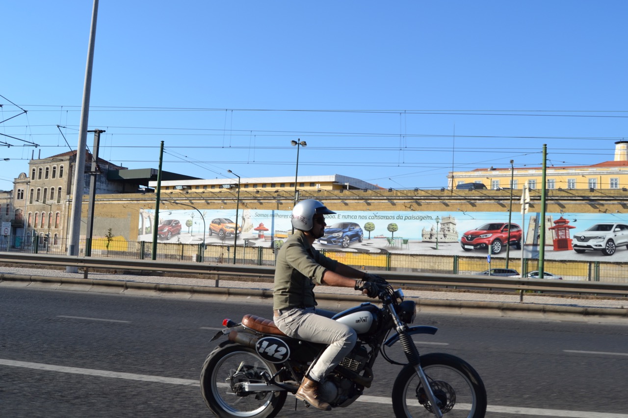Centenas participaram no evento “Distinguished Gentleman’s Ride” e nós também.