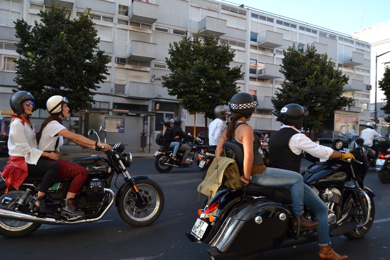 Centenas participaram no evento “Distinguished Gentleman’s Ride” e nós também.