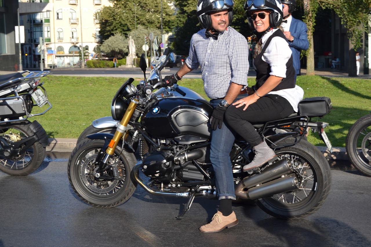 Centenas participaram no evento “Distinguished Gentleman’s Ride” e nós também.