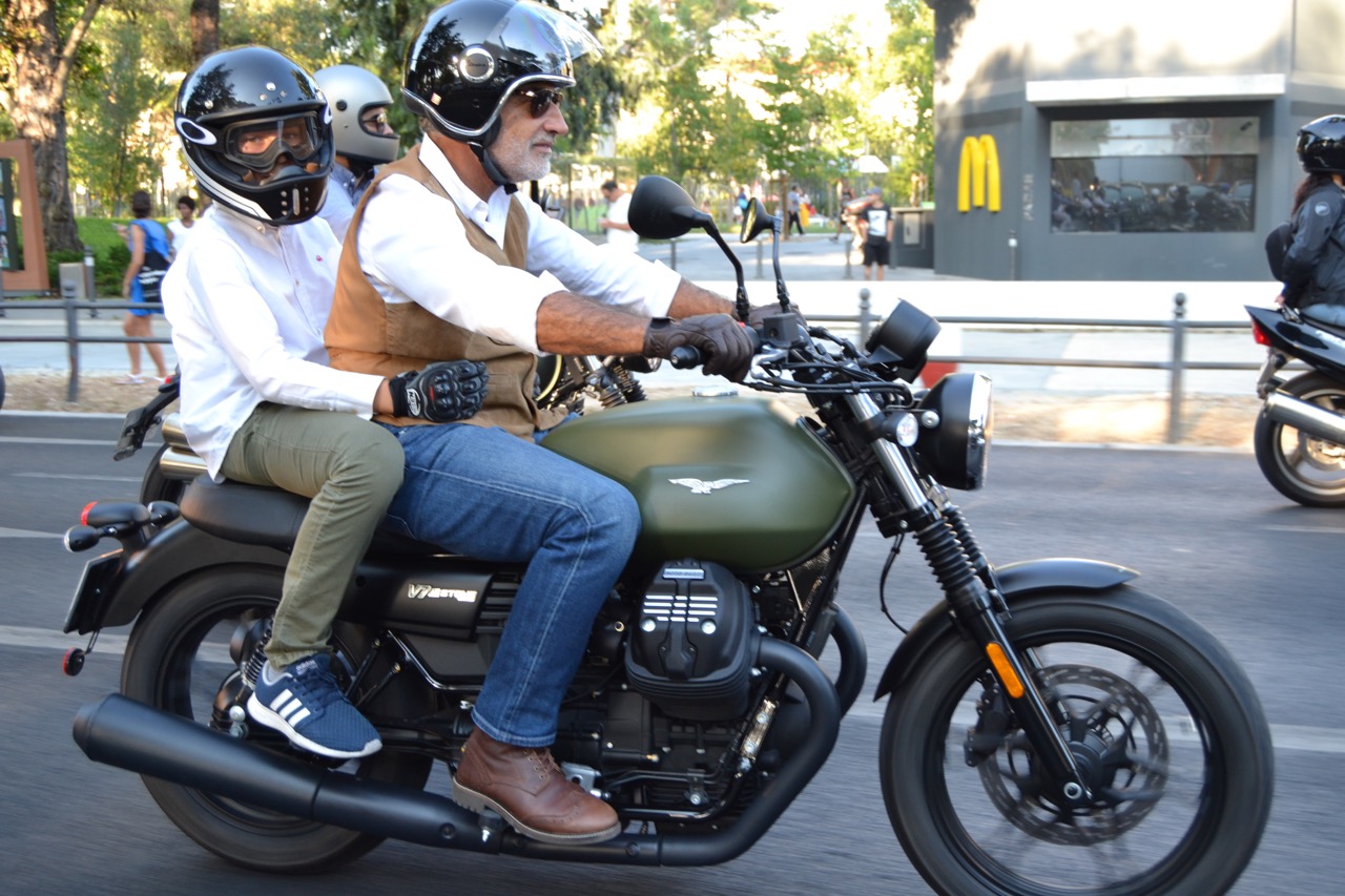 Centenas participaram no evento “Distinguished Gentleman’s Ride” e nós também.
