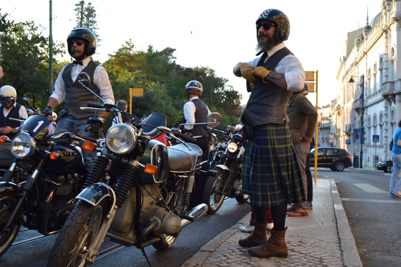 Centenas participaram no evento “Distinguished Gentleman’s Ride” e nós também.