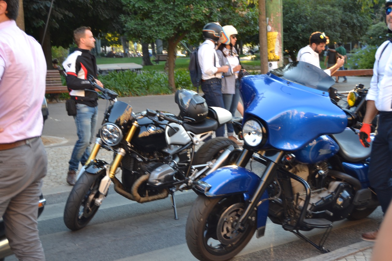 Centenas participaram no evento “Distinguished Gentleman’s Ride” e nós também.