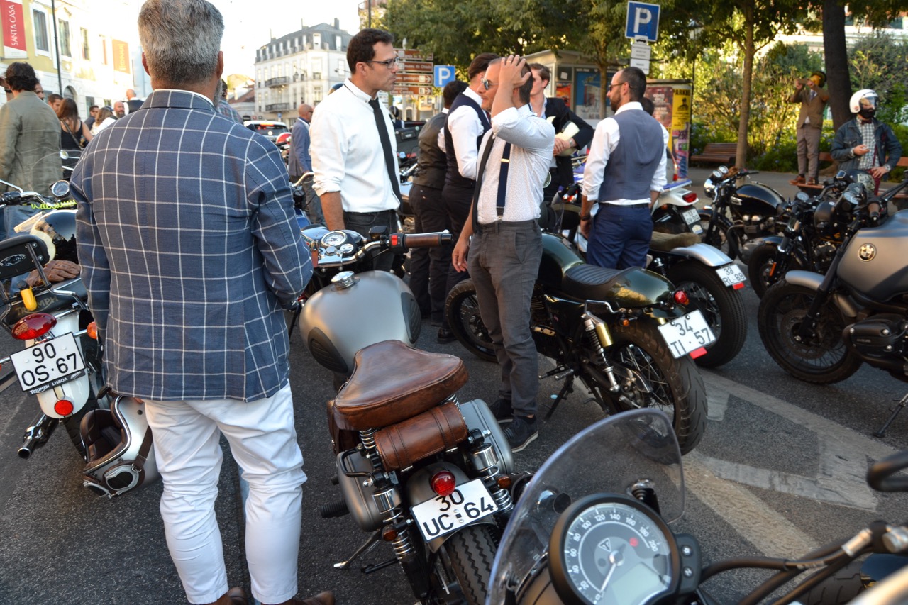 Centenas participaram no evento “Distinguished Gentleman’s Ride” e nós também.