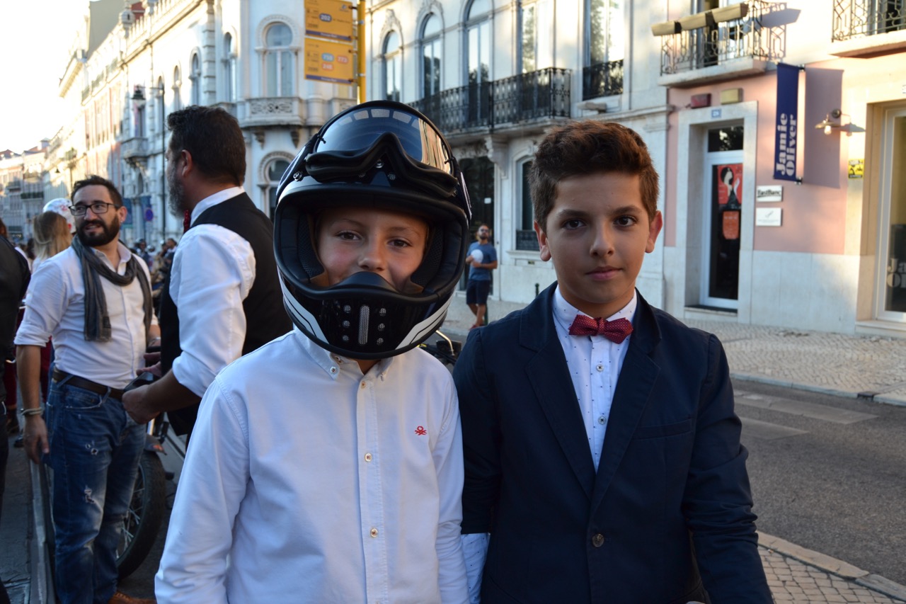 Centenas participaram no evento “Distinguished Gentleman’s Ride” e nós também.