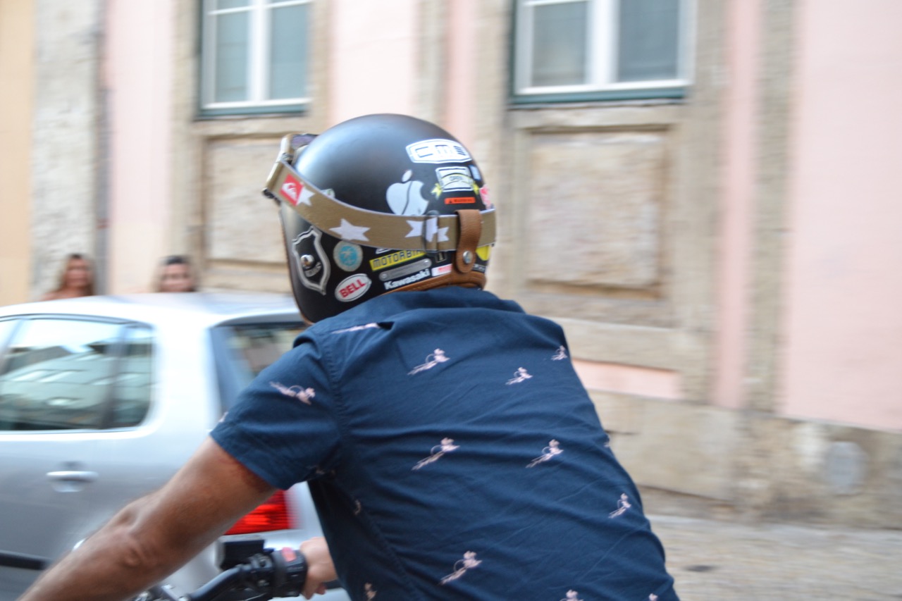 Centenas participaram no evento “Distinguished Gentleman’s Ride” e nós também.