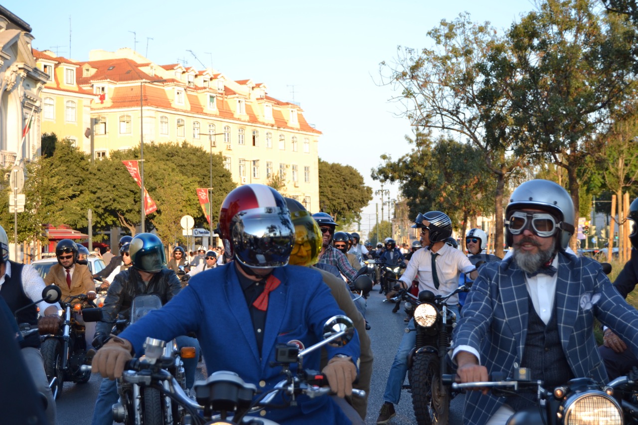 Centenas participaram no evento “Distinguished Gentleman’s Ride” e nós também.