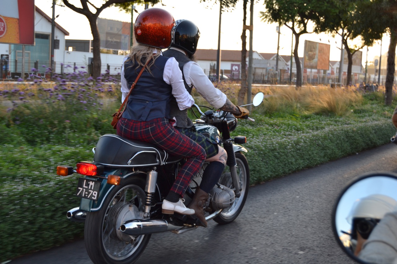 Centenas participaram no evento “Distinguished Gentleman’s Ride” e nós também.