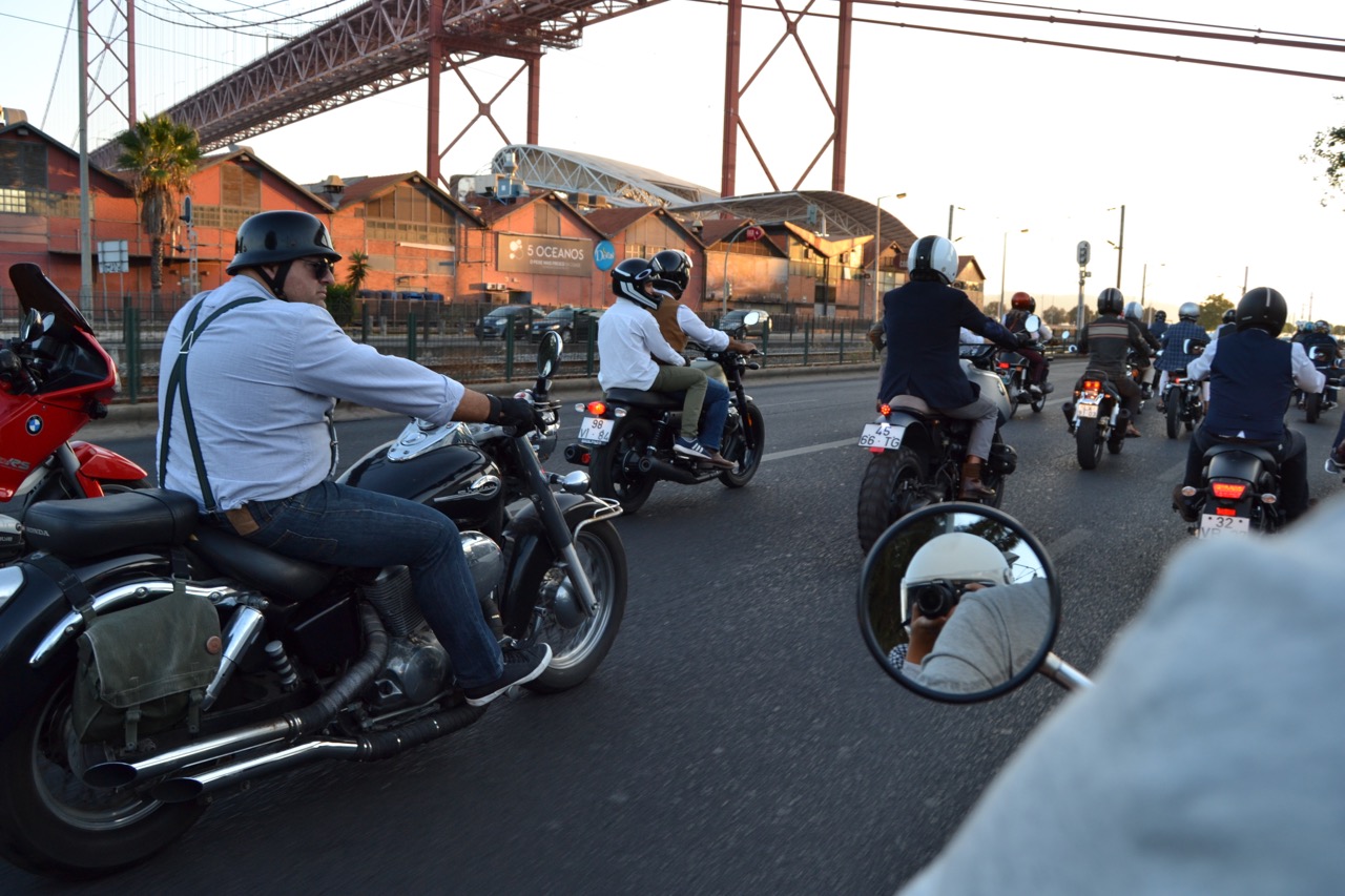 Centenas participaram no evento “Distinguished Gentleman’s Ride” e nós também.