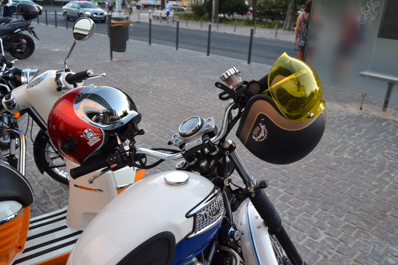 Centenas participaram no evento “Distinguished Gentleman’s Ride” e nós também.