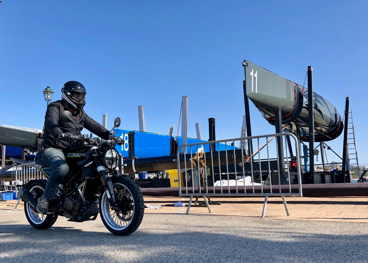 Ensaio Husqvarna Svartpilen 401 – Especialista em Urban OffRoad