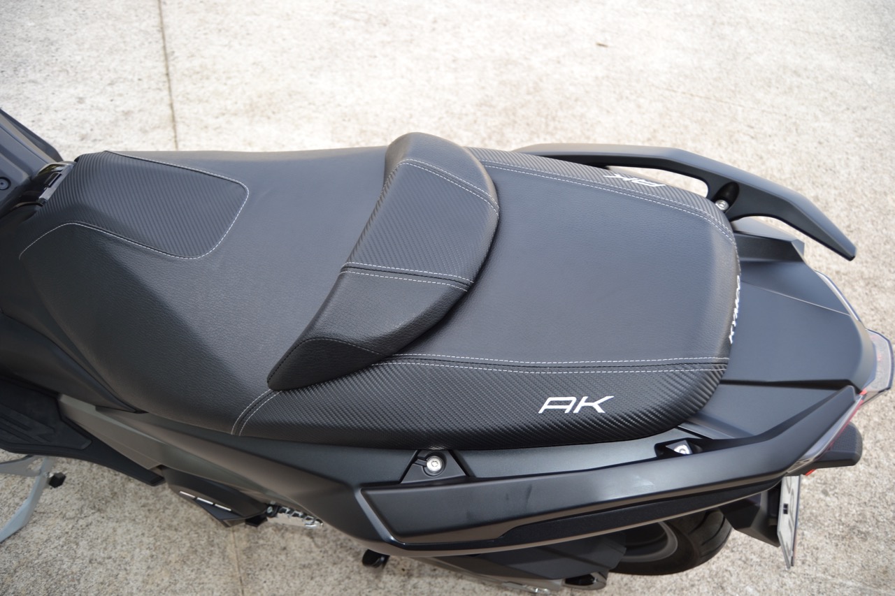 ENSAIO KYMCO AK 550 – Top Gun no segmento Maxi Scooter