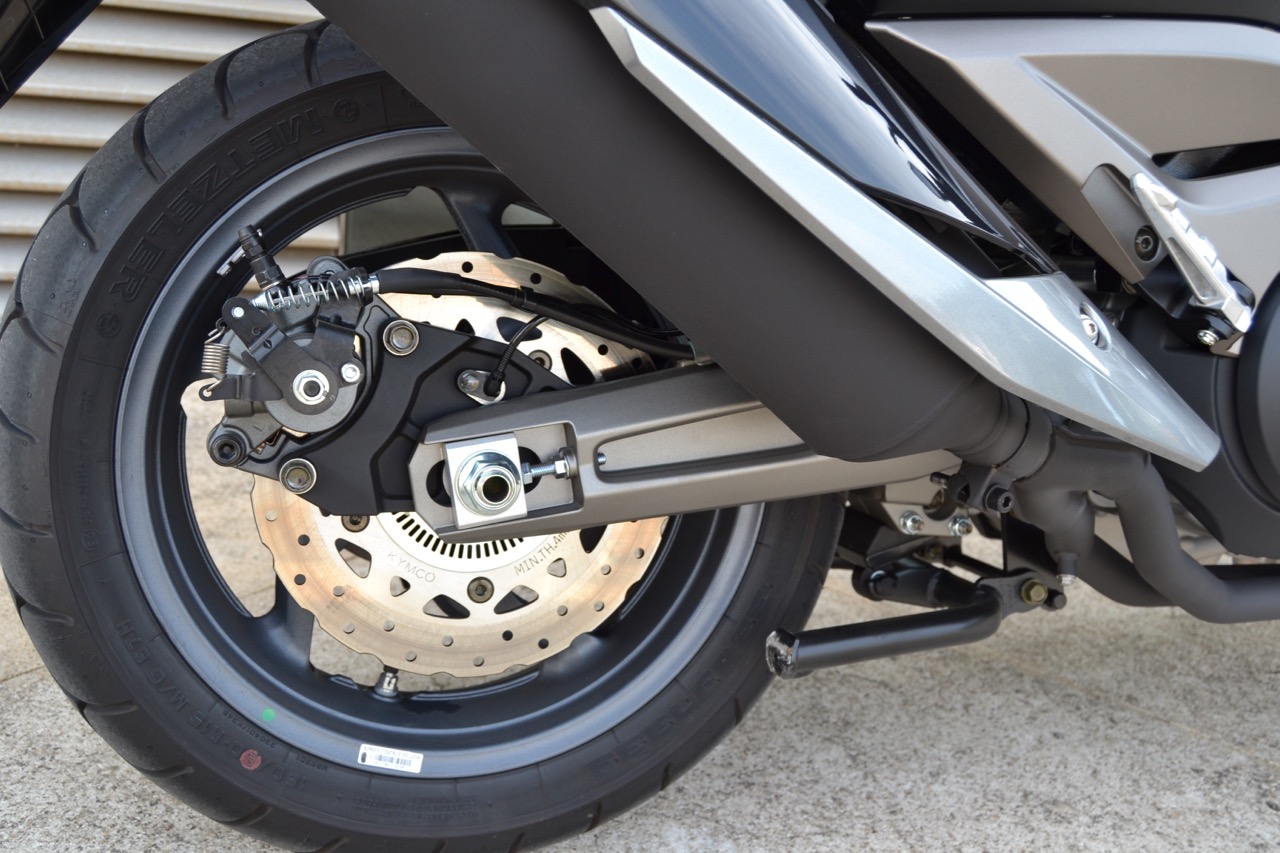 ENSAIO KYMCO AK 550 – Top Gun no segmento Maxi Scooter