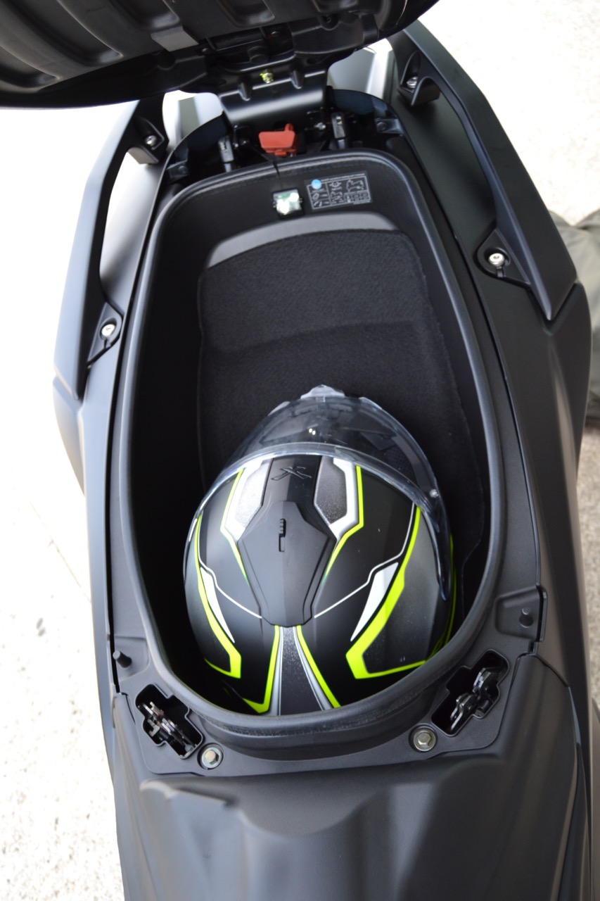 ENSAIO KYMCO AK 550 – Top Gun no segmento Maxi Scooter