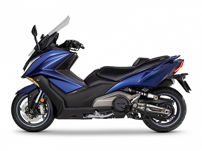 ENSAIO KYMCO AK 550 – Top Gun no segmento Maxi Scooter