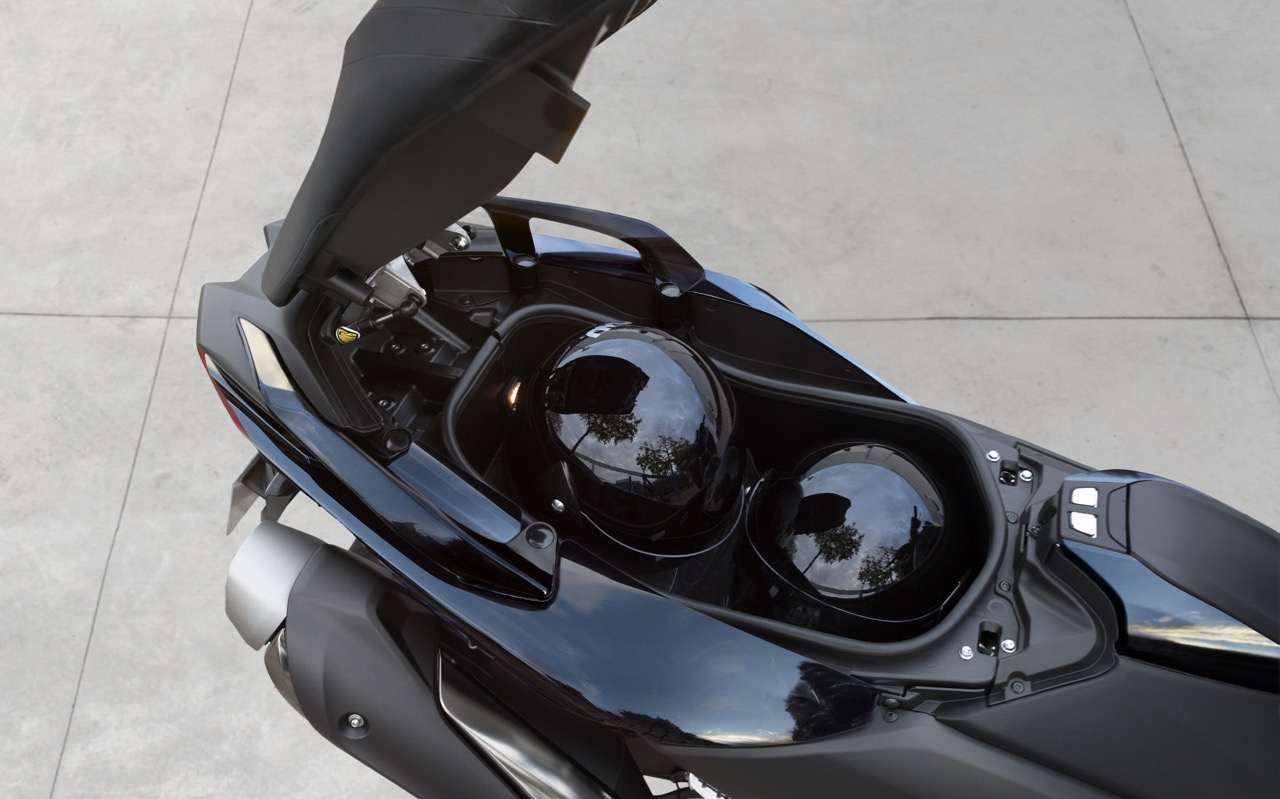 Ensaio YAMAHA TMAX 530 Versão DX 2018 – A difícil tarefa de liderar