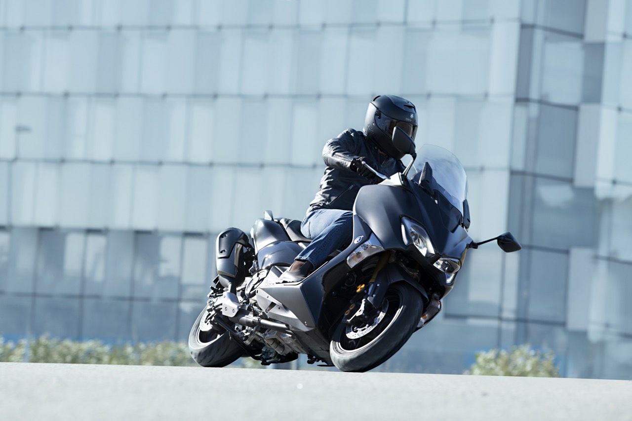 Ensaio YAMAHA TMAX 530 Versão DX 2018 – A difícil tarefa de liderar