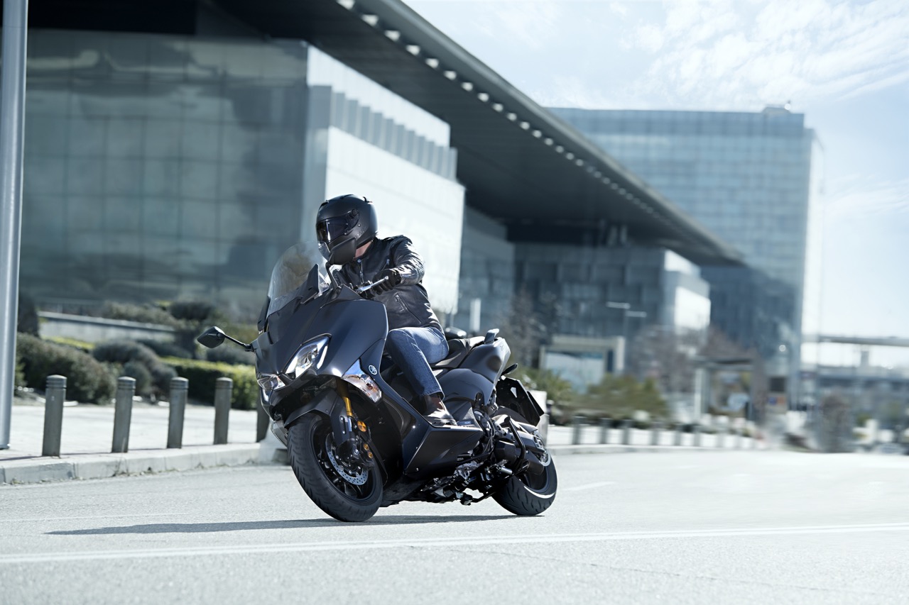Ensaio YAMAHA TMAX 530 Versão DX 2018 – A difícil tarefa de liderar