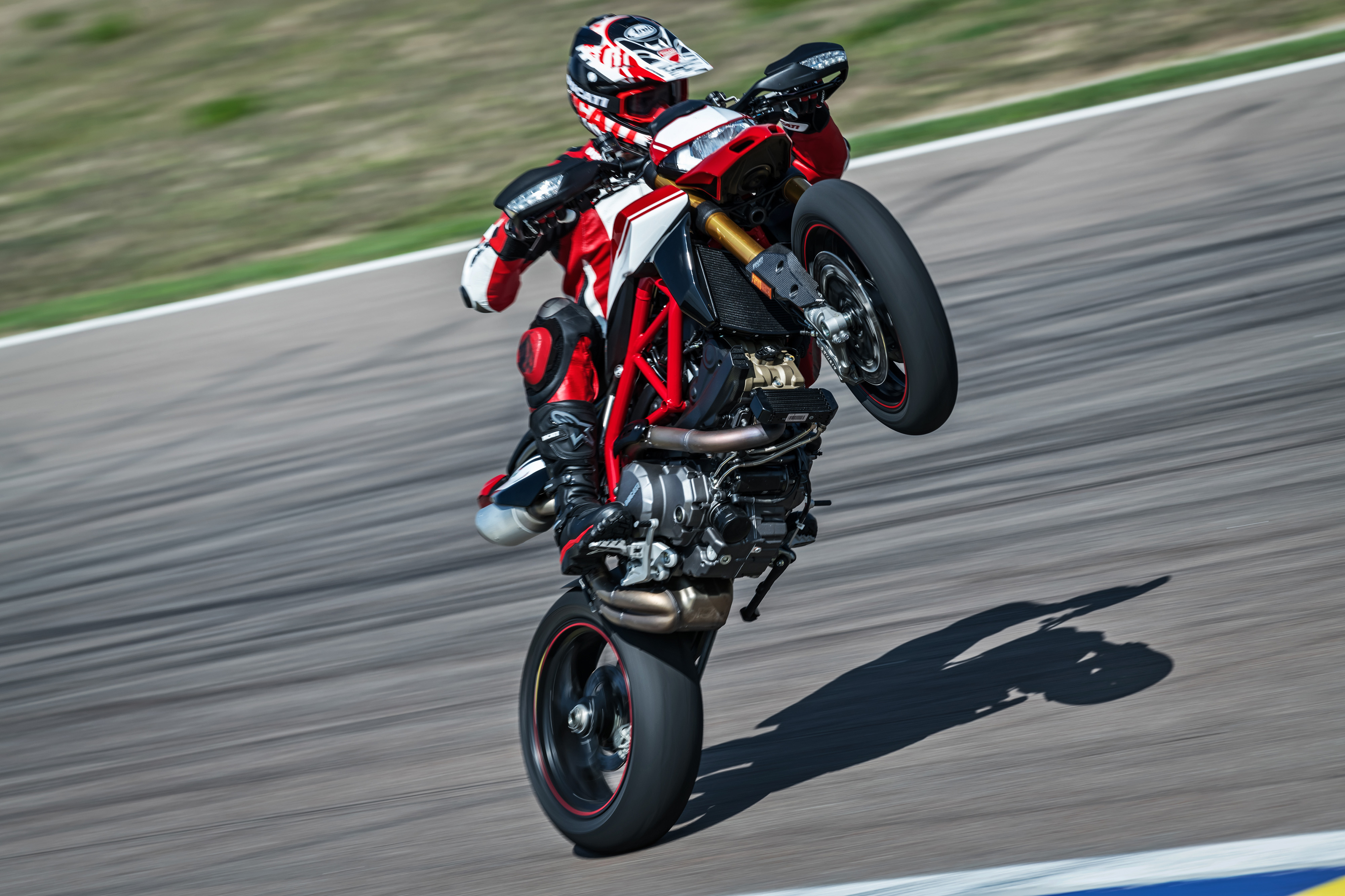 DUCATI Hypermotard 950 e Hypermotard 950 SP de 2019 – Serious Fun