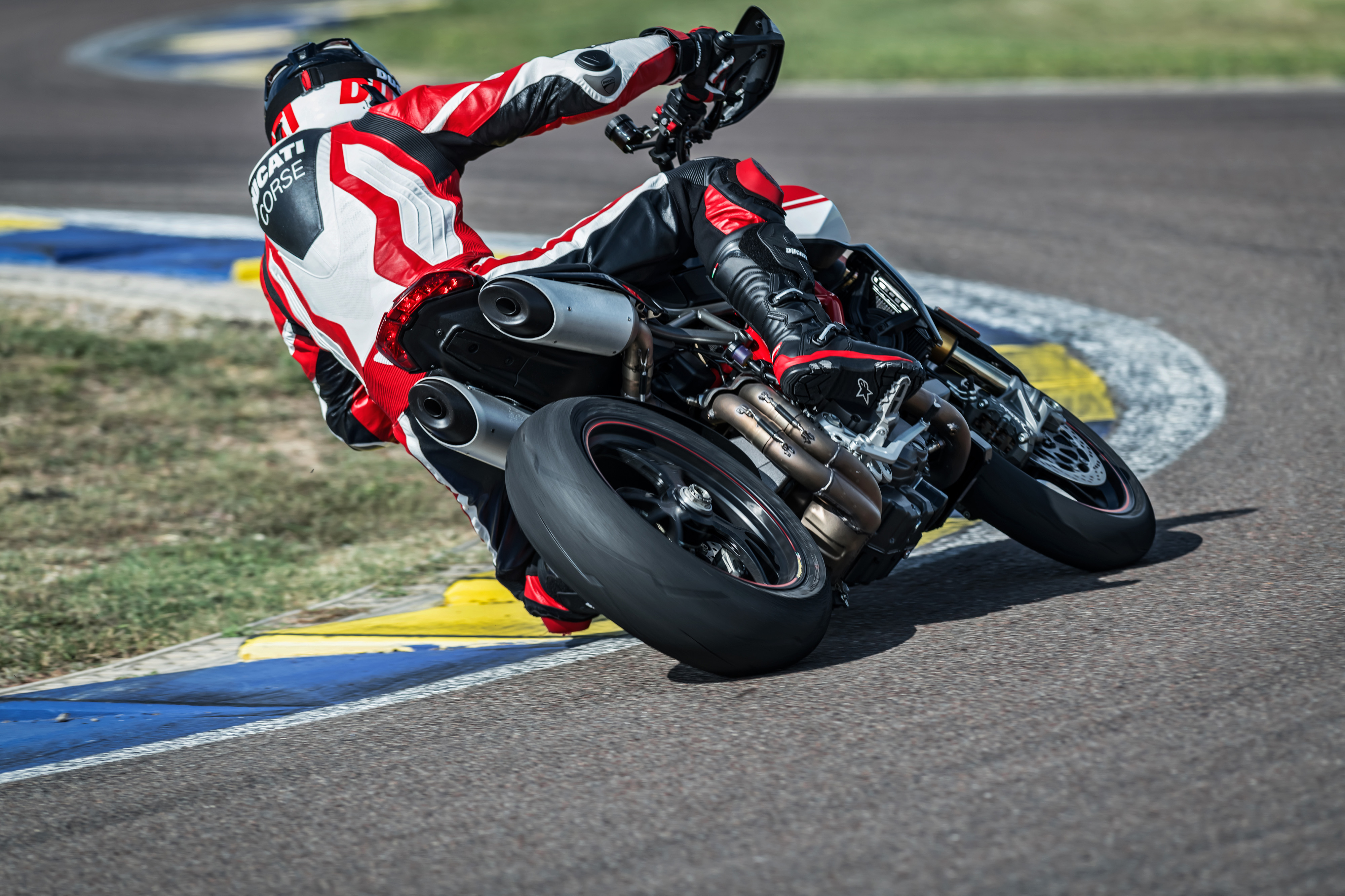DUCATI Hypermotard 950 e Hypermotard 950 SP de 2019 – Serious Fun