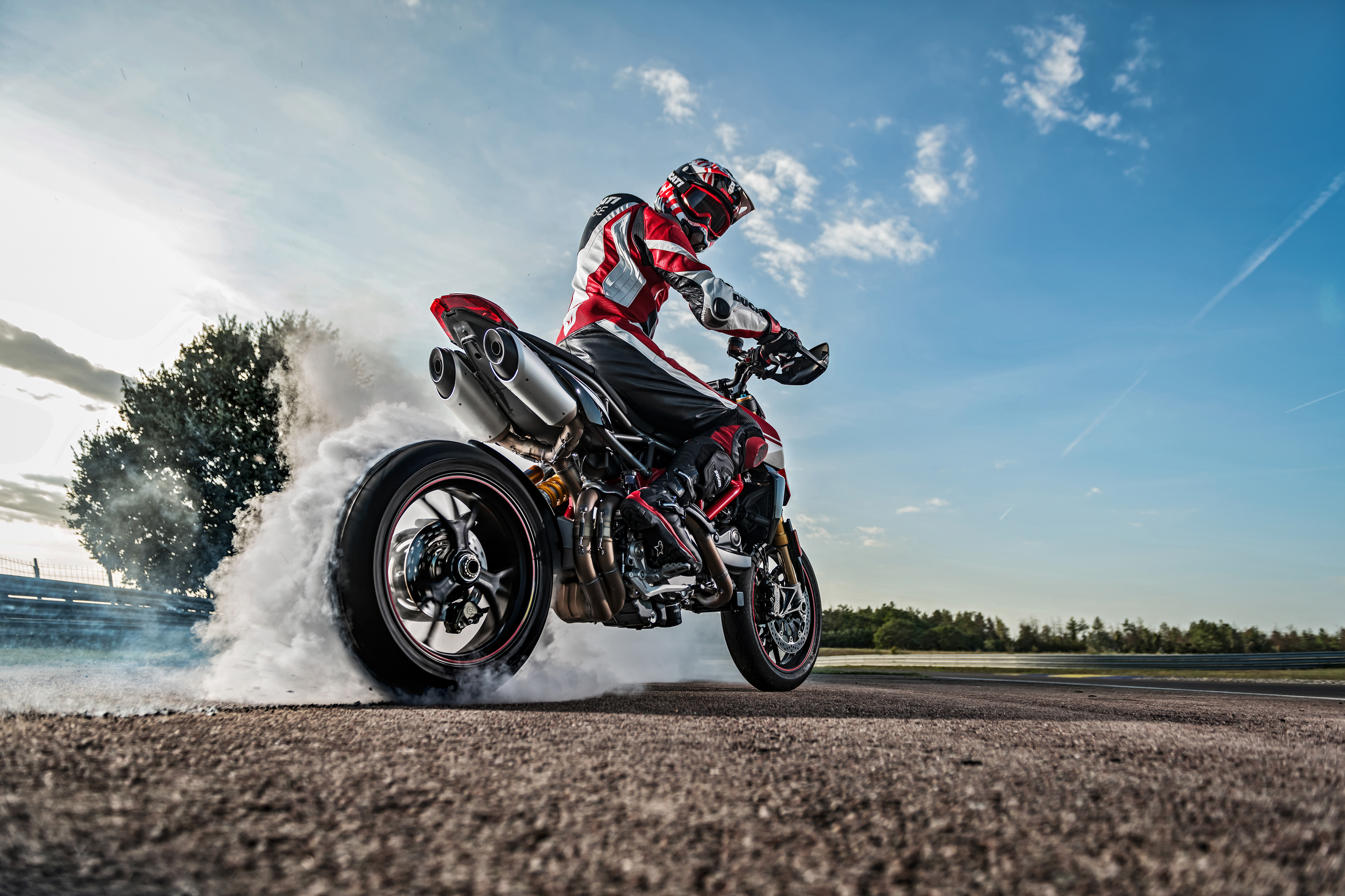 DUCATI Hypermotard 950 e Hypermotard 950 SP de 2019 – Serious Fun