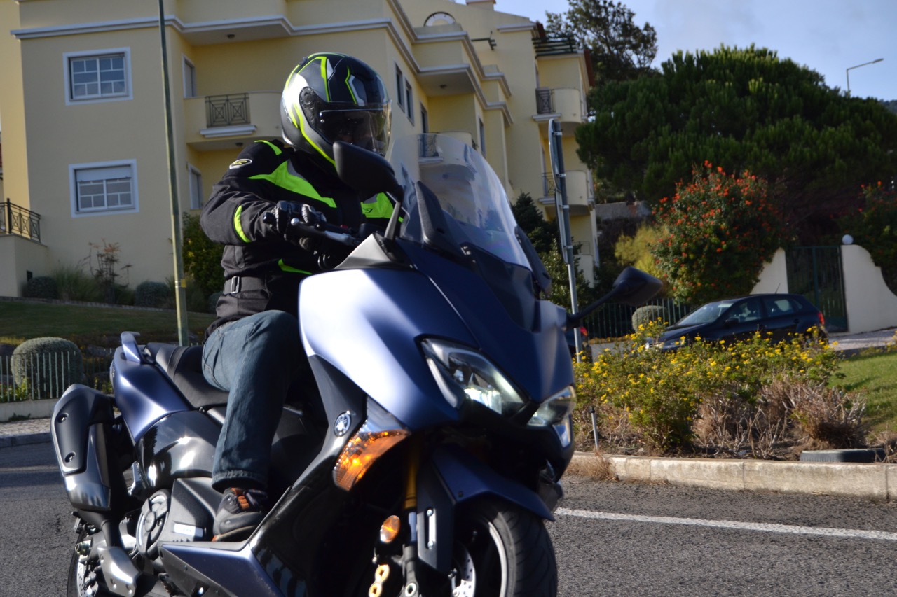 Ensaio YAMAHA TMAX 530 Versão DX 2018 – A difícil tarefa de liderar