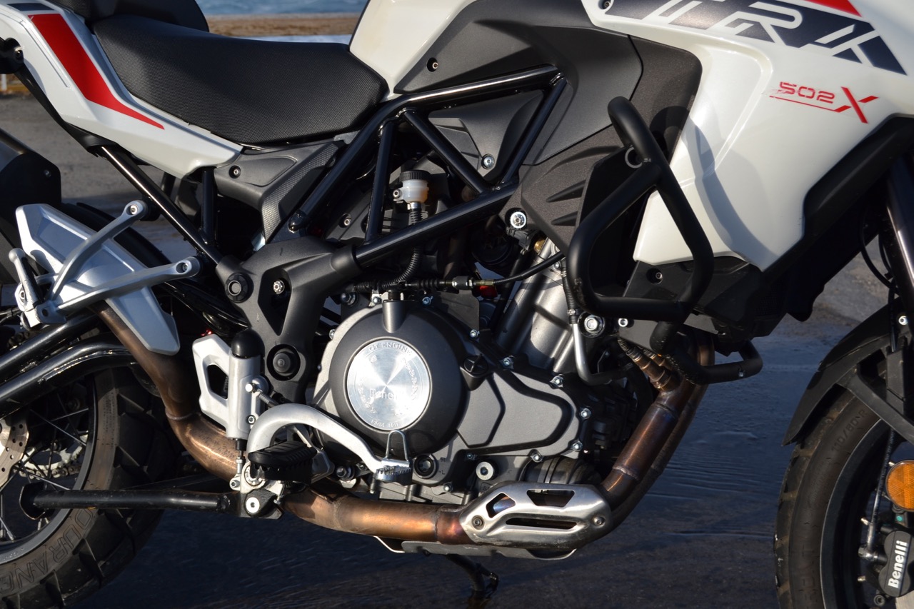 ENSAIO BENELLI TRK 502 X – AVENTURAS ACESSÍVEIS