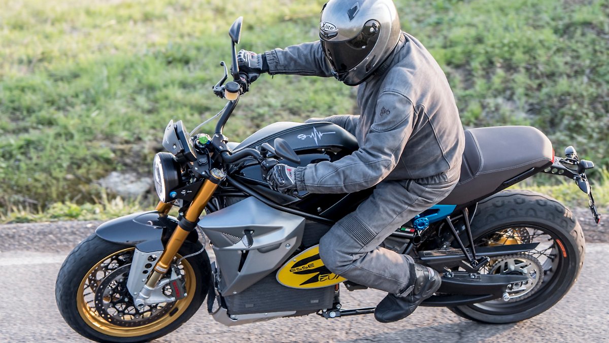 ENERGICA EVA EsseEsse9 de 2019 – Uma clássica naked e eléctrica