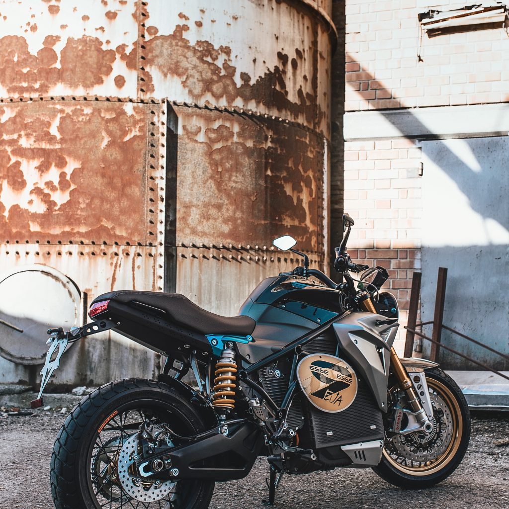 ENERGICA EVA EsseEsse9 de 2019 – Uma clássica naked e eléctrica