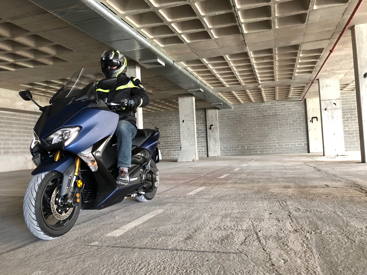 Ensaio YAMAHA TMAX 530 Versão DX 2018 – A difícil tarefa de liderar