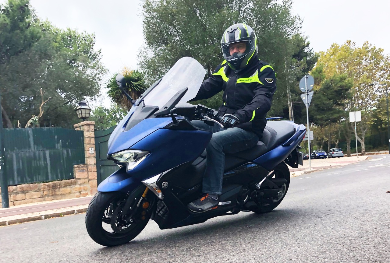 Ensaio YAMAHA TMAX 530 Versão DX 2018 – A difícil tarefa de liderar