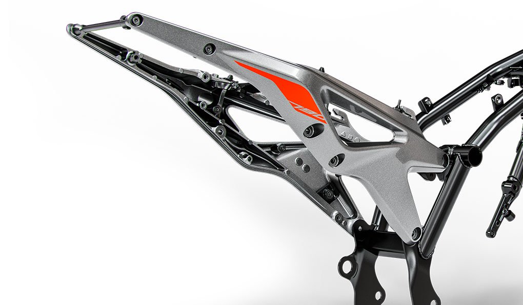 ENSAIO KTM 790 DUKE 2018 – “ Are You Ready To Race ? “