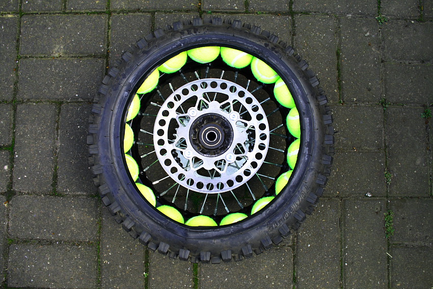 Pneus com câmara ou Tubeless ? Qual a melhor solução para motos Adventure
