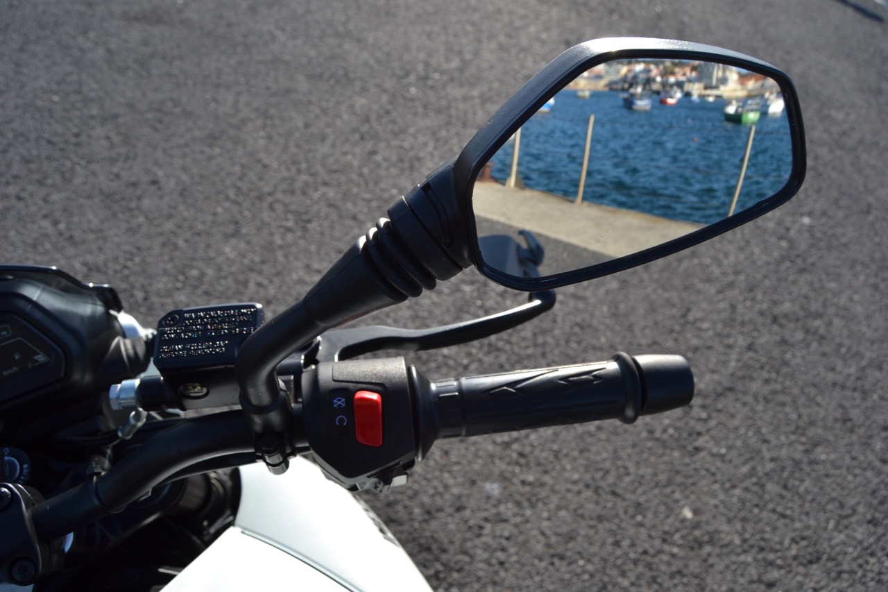 BAJAJ Dominar 400 – O gigante indiano ataca forte no segmento das cilindradas médias