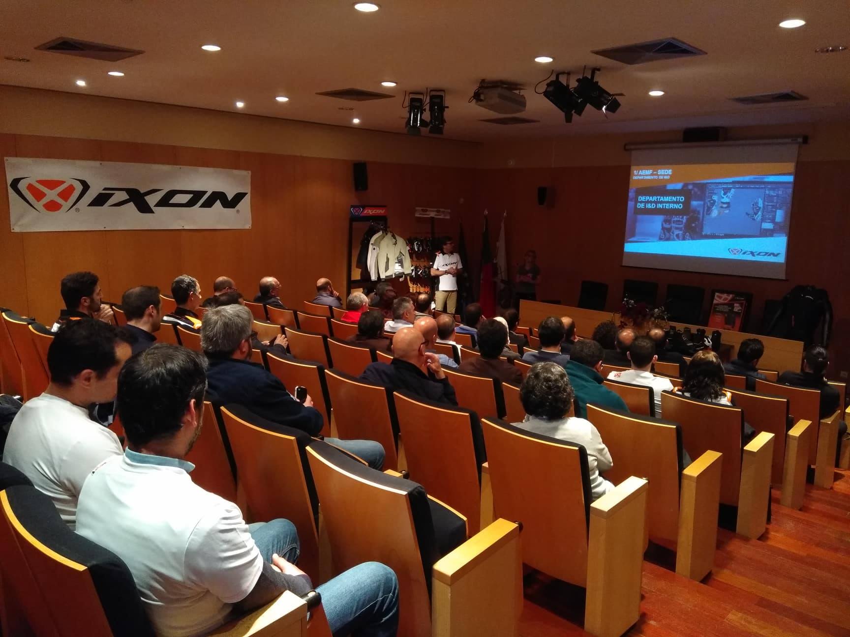 Lusomotos apresenta nova gama IXON com Miguel Oliveira