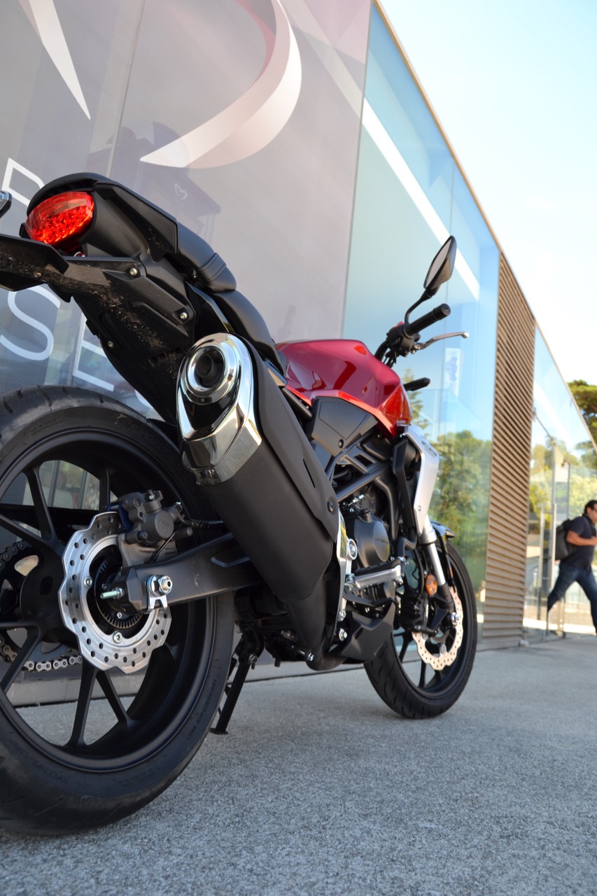Ensaio Honda CB300R de 2019 – Uma divertida “Neo Sports Café” para carta A2