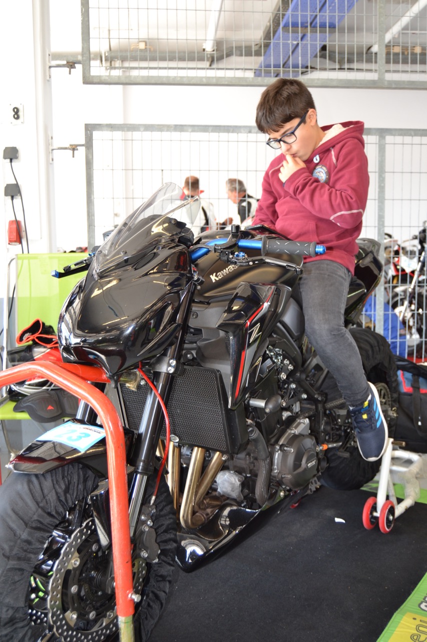 No TrackDay da Motoval ficámos a conhecer todas as Novidades do Troféu Kawasaki ZCUP 2019