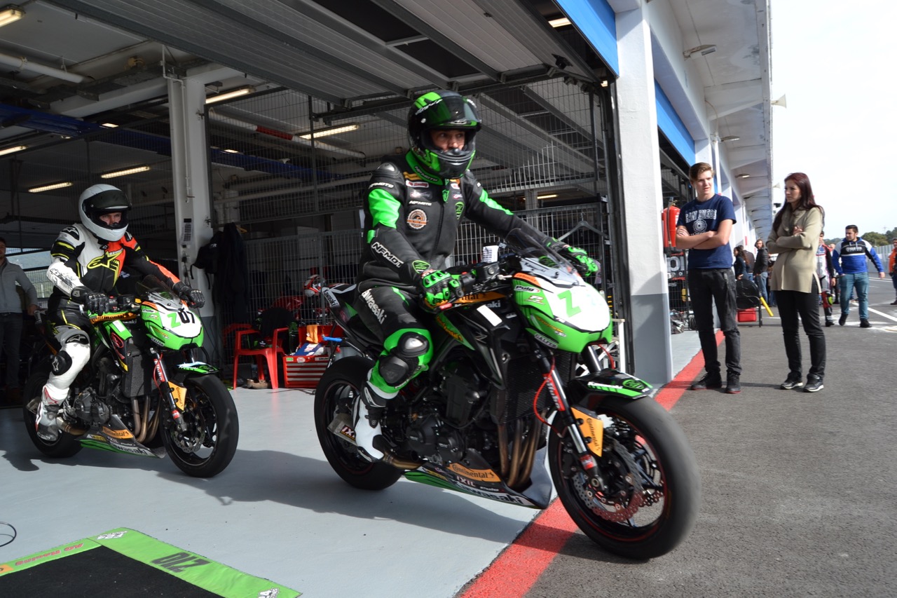 No TrackDay da Motoval ficámos a conhecer todas as Novidades do Troféu Kawasaki ZCUP 2019