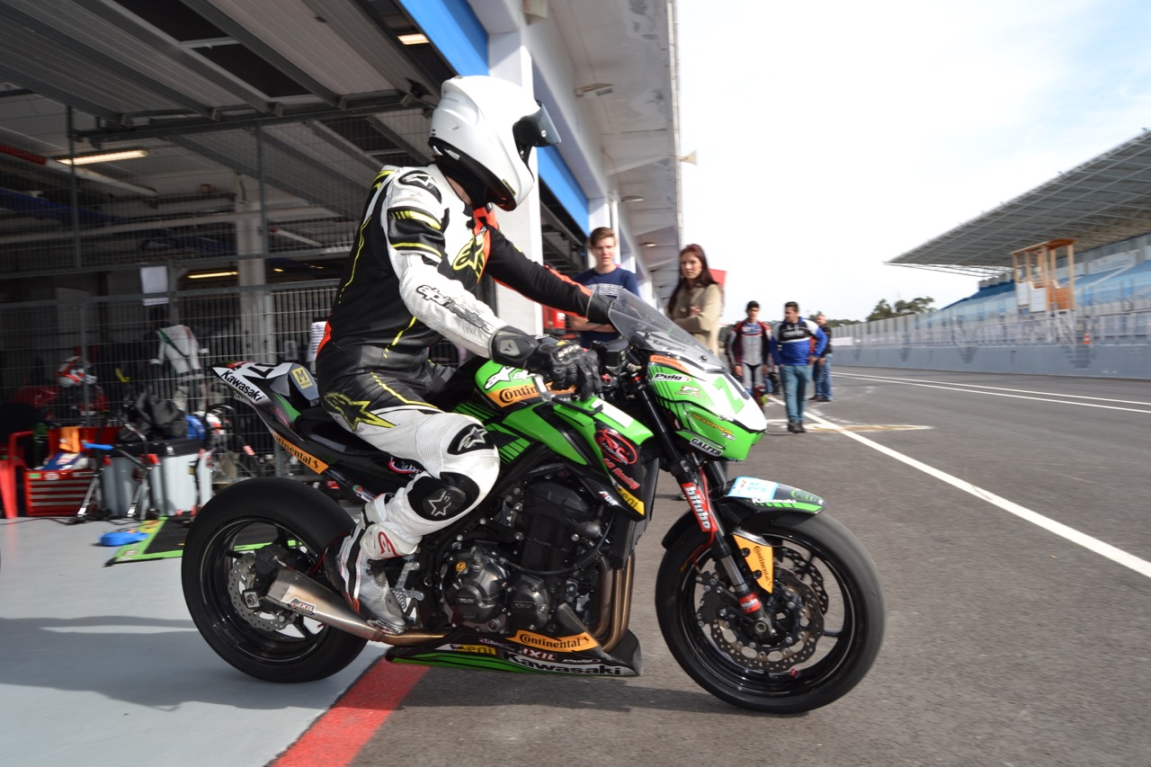 No TrackDay da Motoval ficámos a conhecer todas as Novidades do Troféu Kawasaki ZCUP 2019