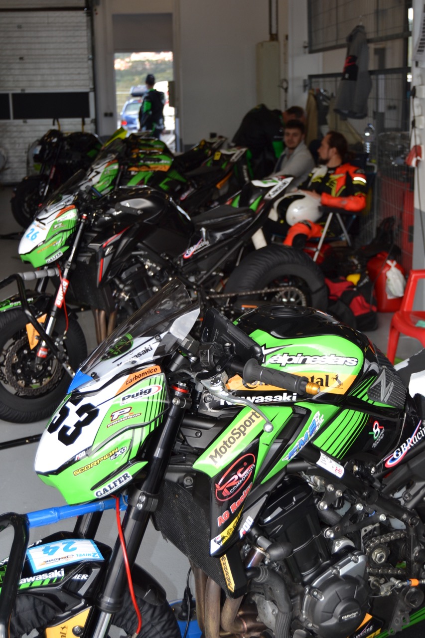 No TrackDay da Motoval ficámos a conhecer todas as Novidades do Troféu Kawasaki ZCUP 2019