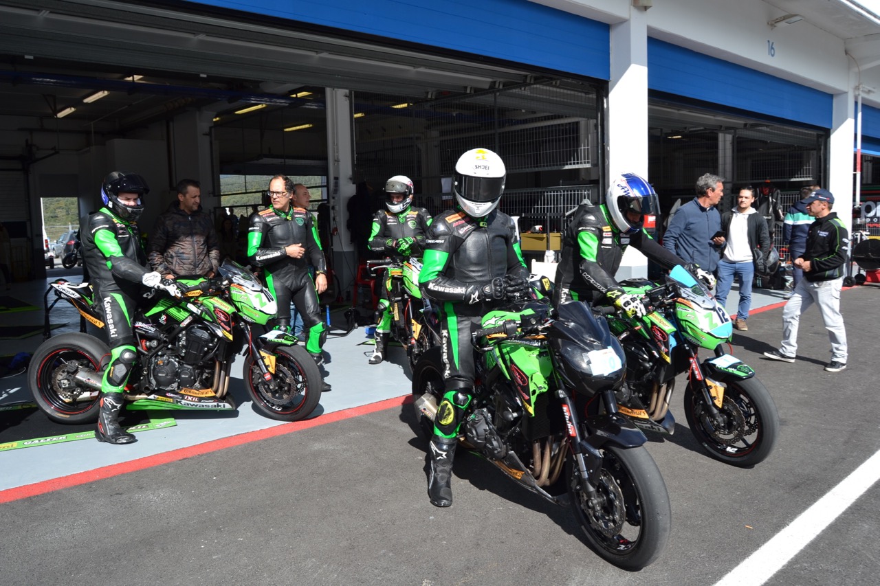 No TrackDay da Motoval ficámos a conhecer todas as Novidades do Troféu Kawasaki ZCUP 2019