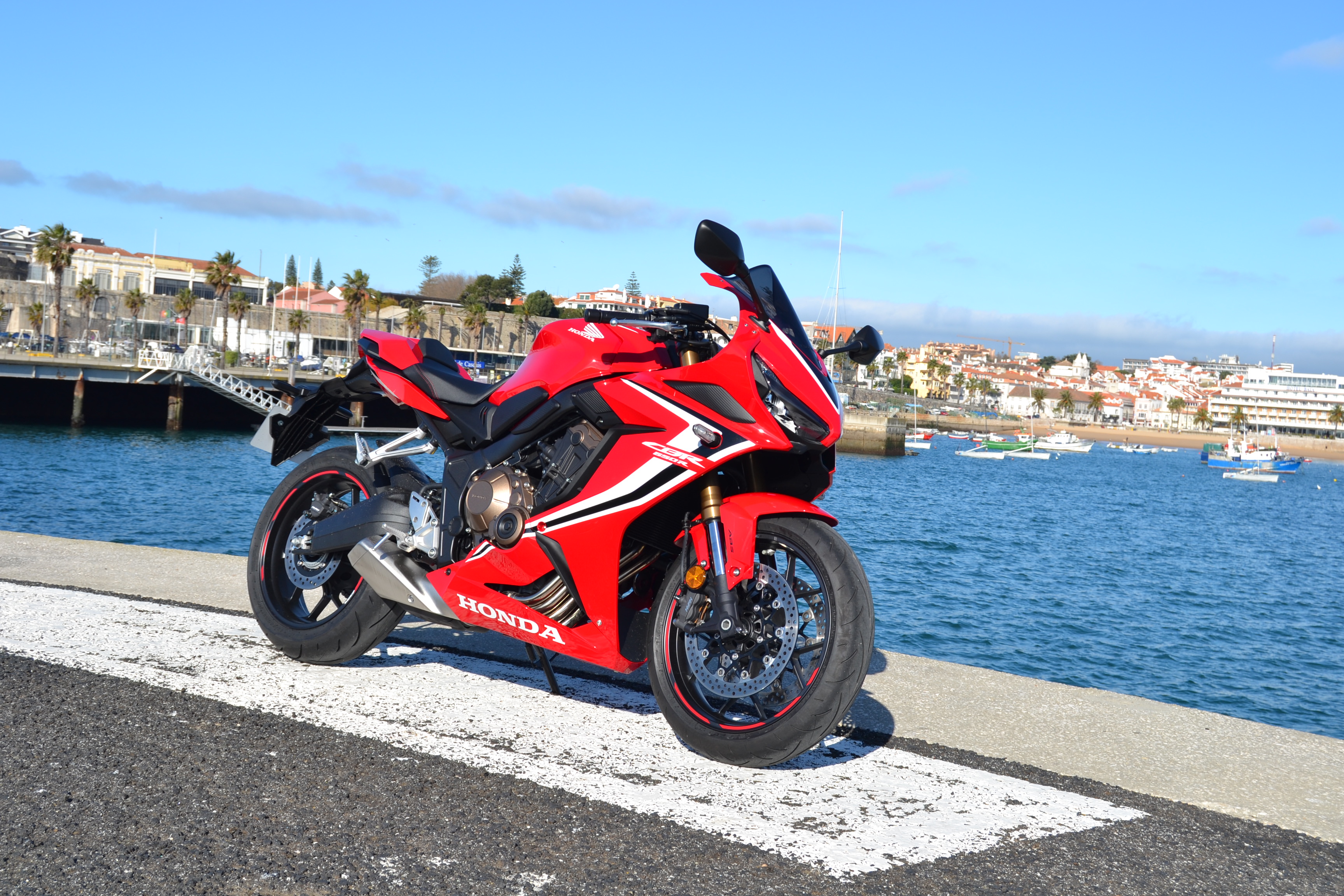 ENSAIO HONDA CBR 650R – Uma Desportiva com R de Racional