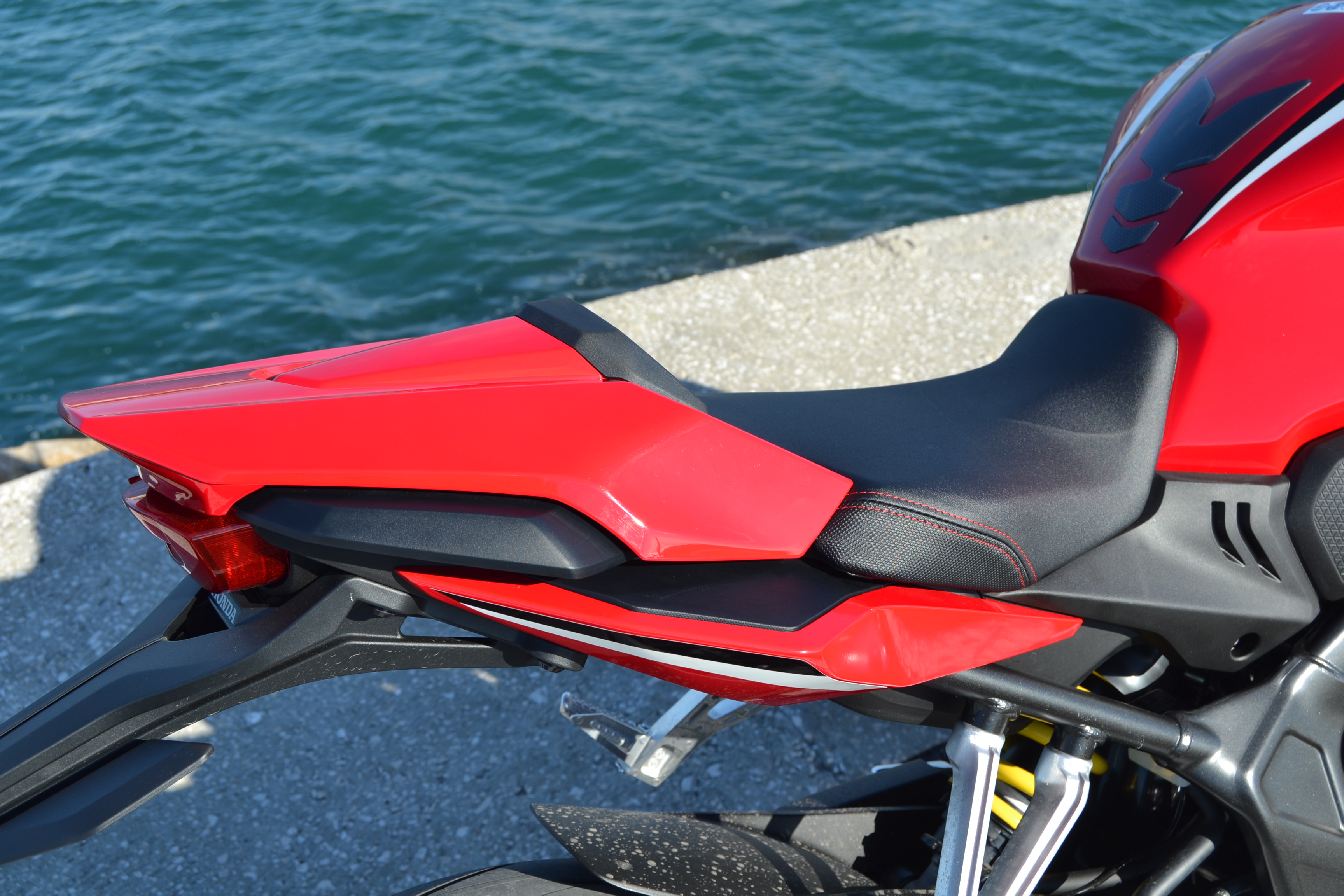 ENSAIO HONDA CBR 650R – Uma Desportiva com R de Racional