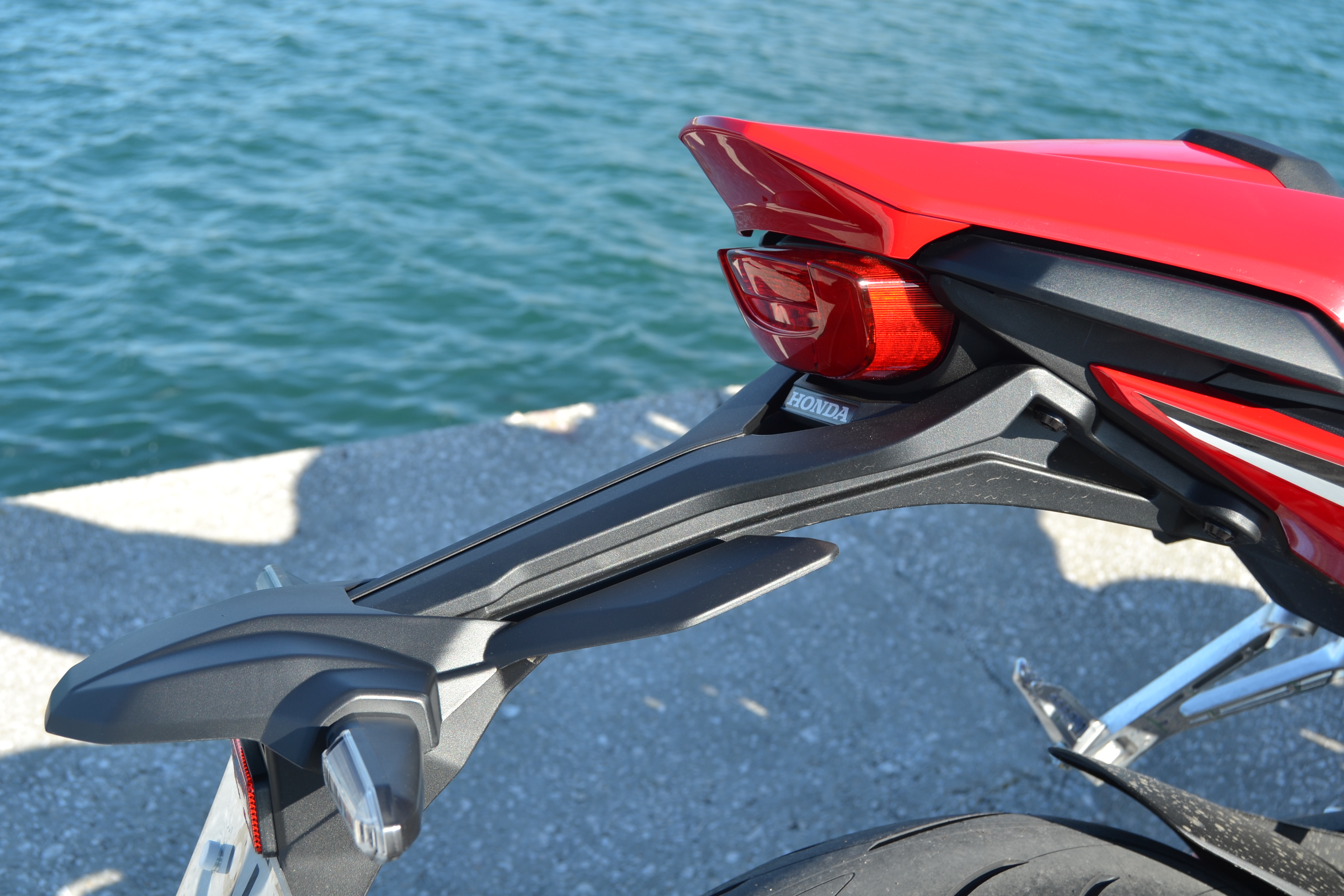 ENSAIO HONDA CBR 650R – Uma Desportiva com R de Racional