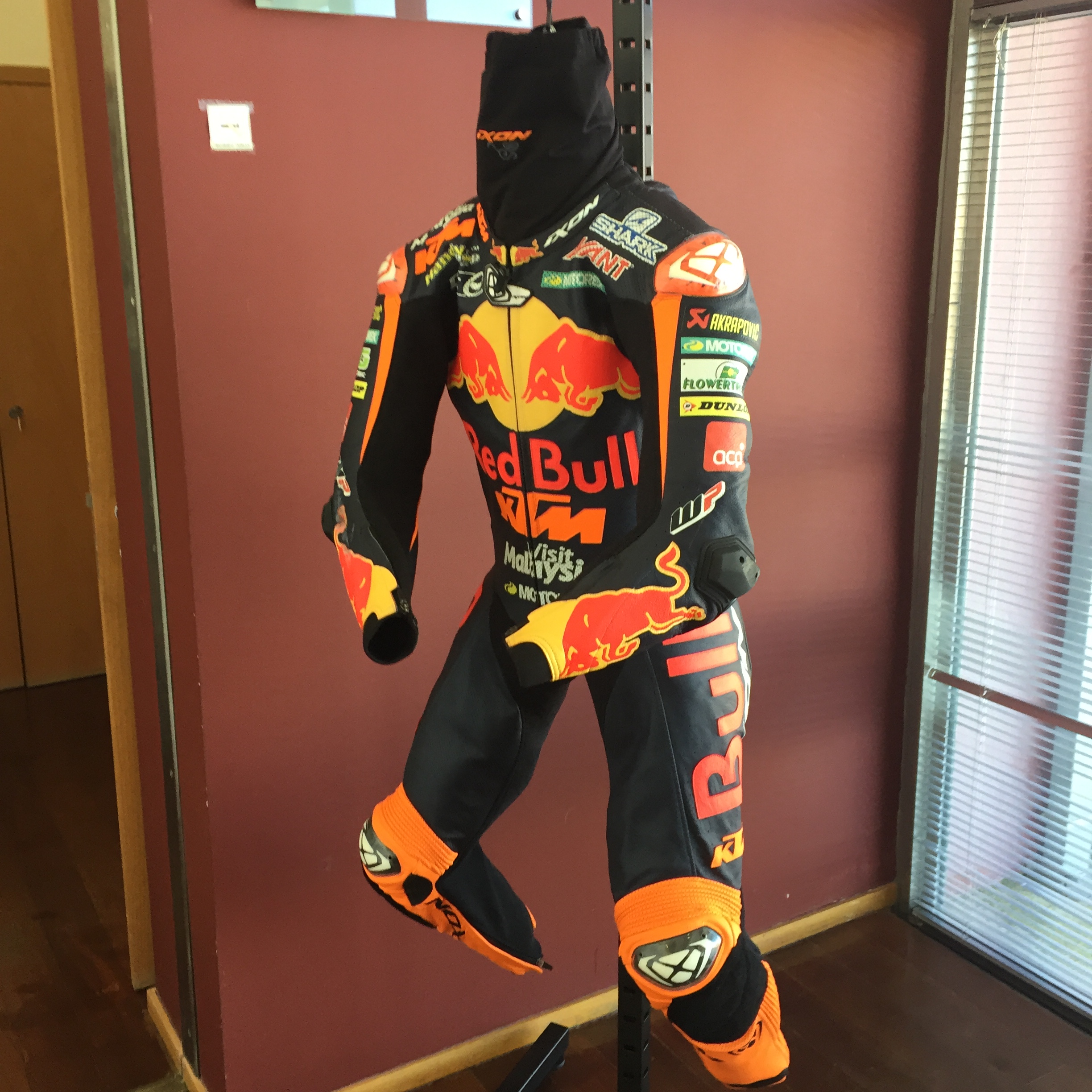 Lusomotos apresenta nova gama IXON com Miguel Oliveira