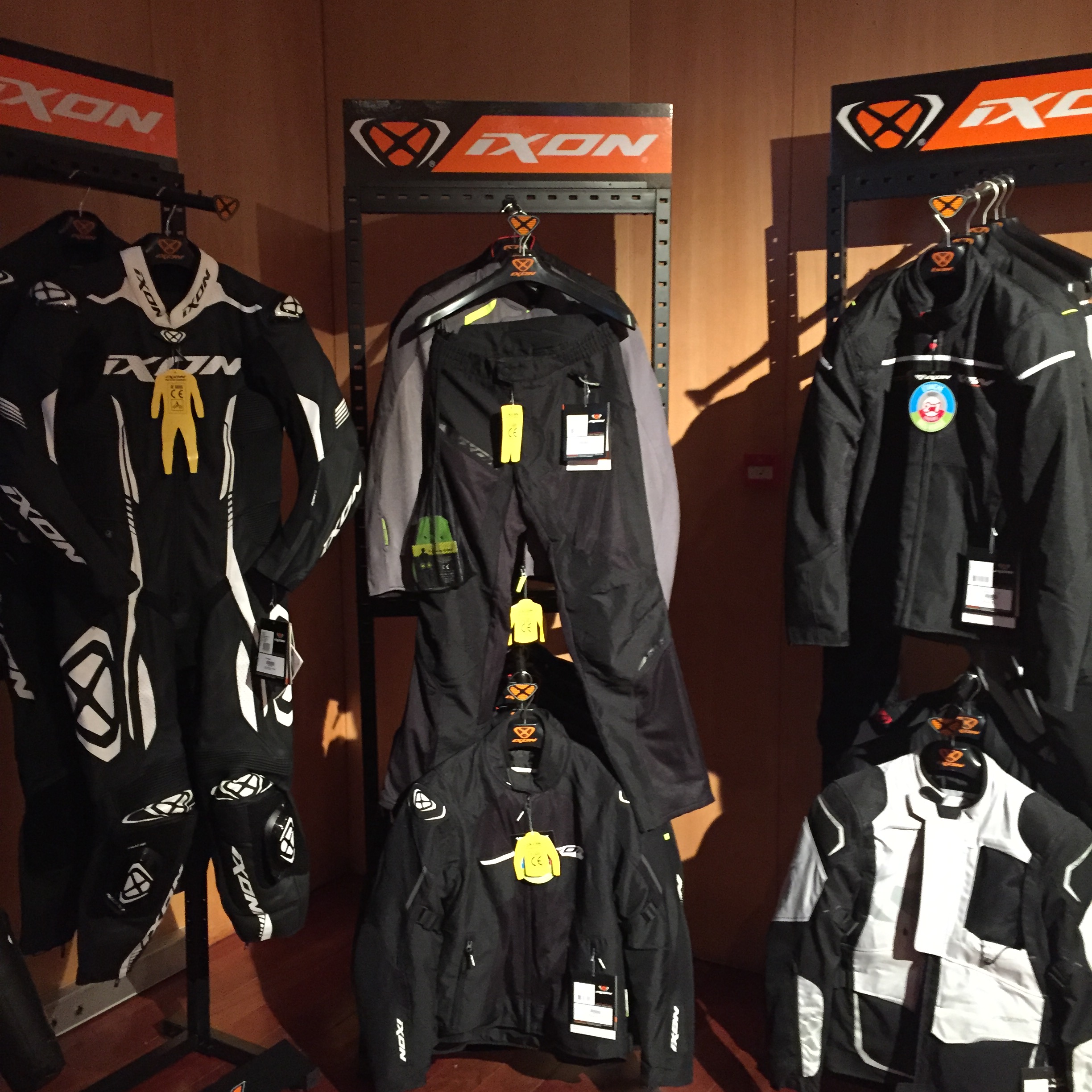 Lusomotos apresenta nova gama IXON com Miguel Oliveira